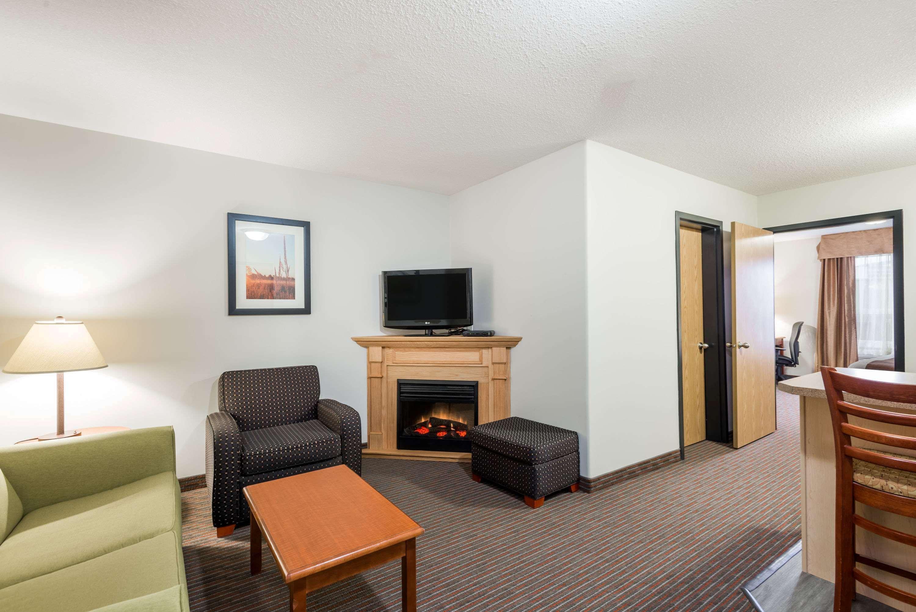 Hotel Super 8 By Wyndham Grande Prairie