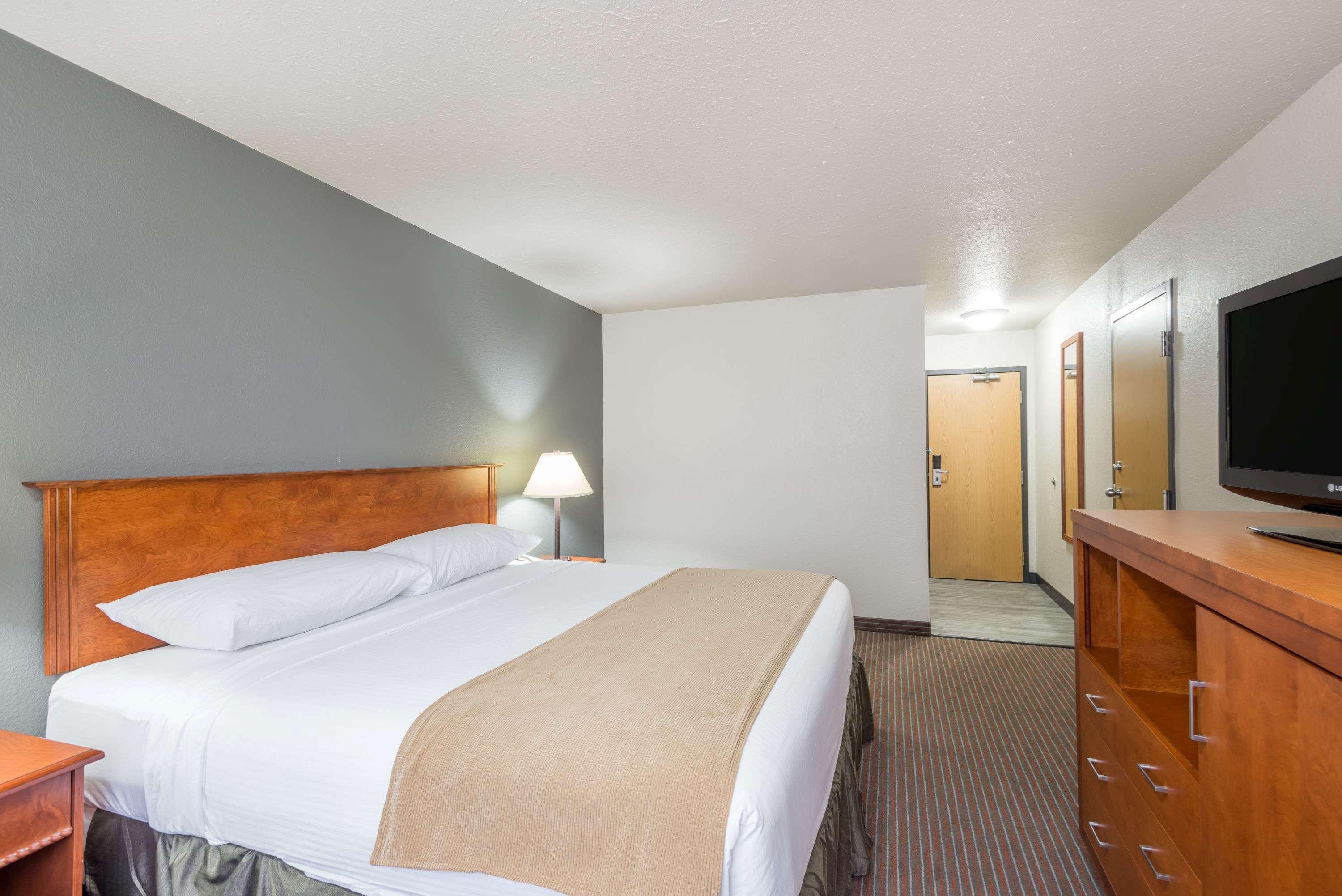 Super 8 By Wyndham 2* Grande Prairie