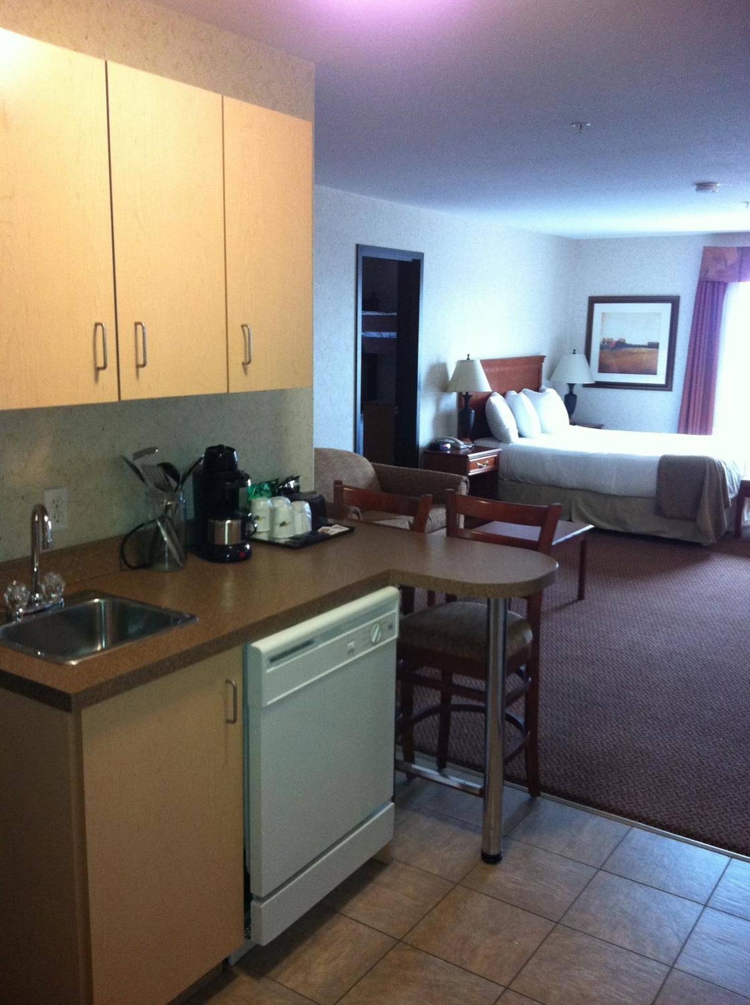 Super 8 By Wyndham 2* Grande Prairie
