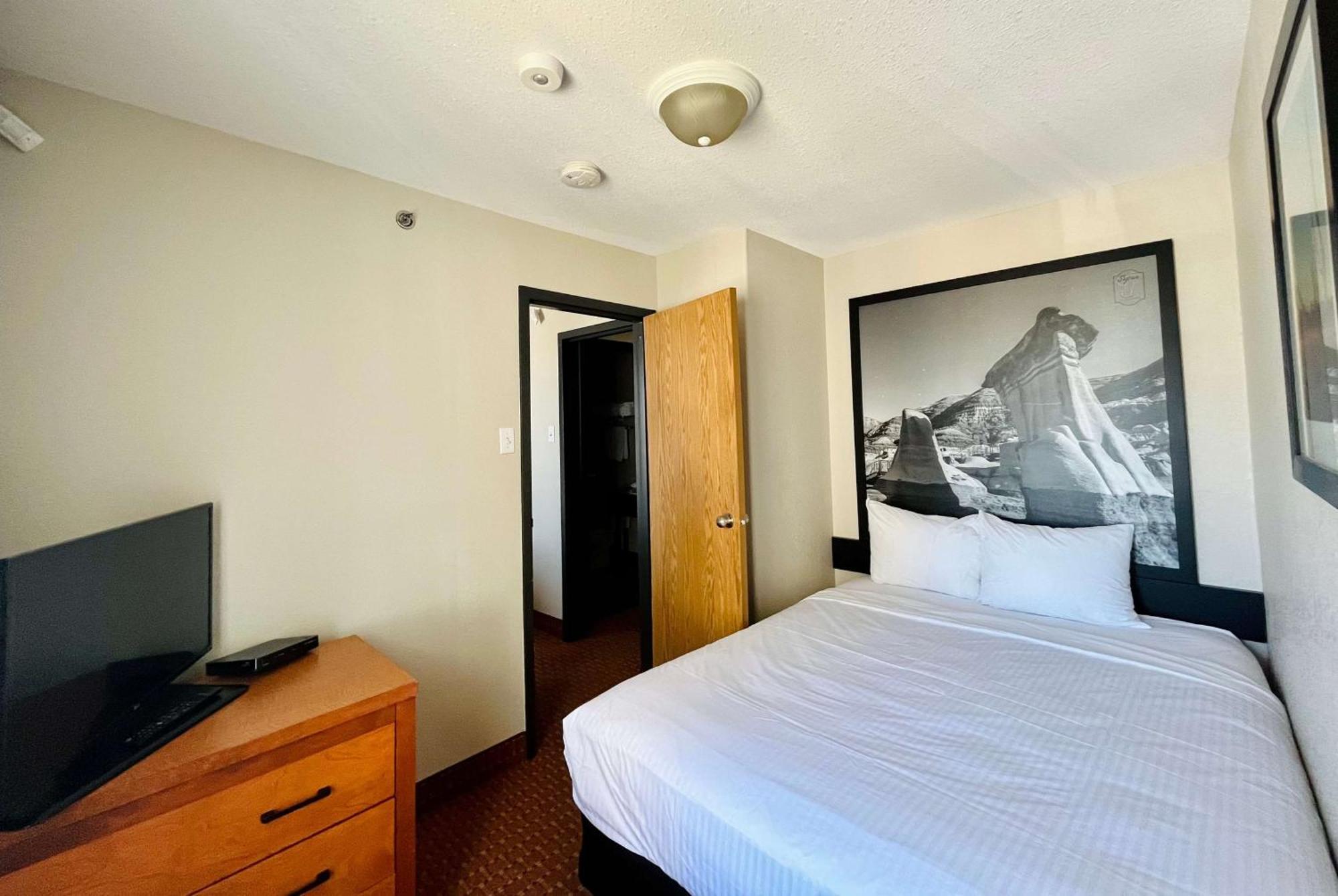 Super 8 By Wyndham Hotel