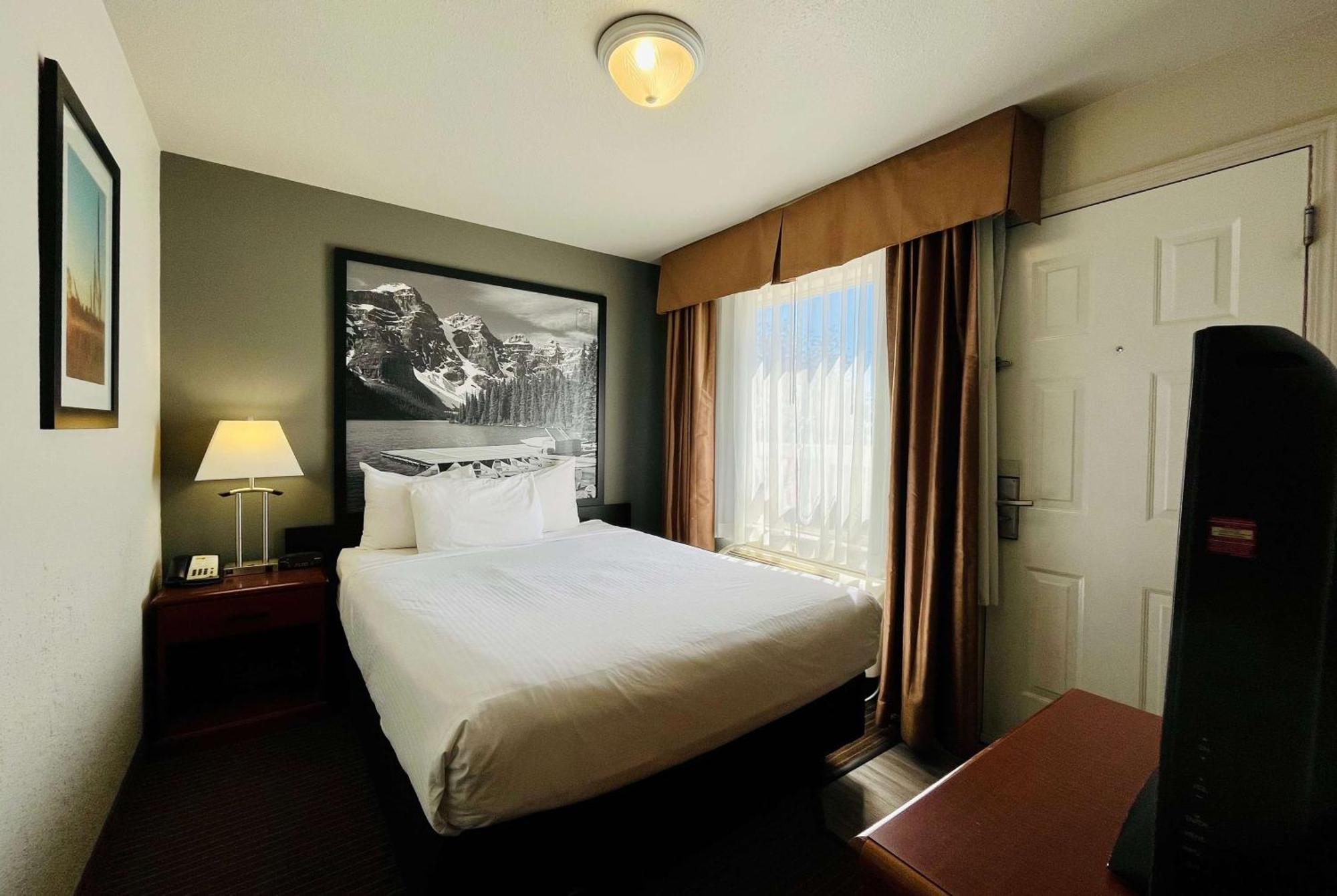 Hotel Super 8 By Wyndham 2*