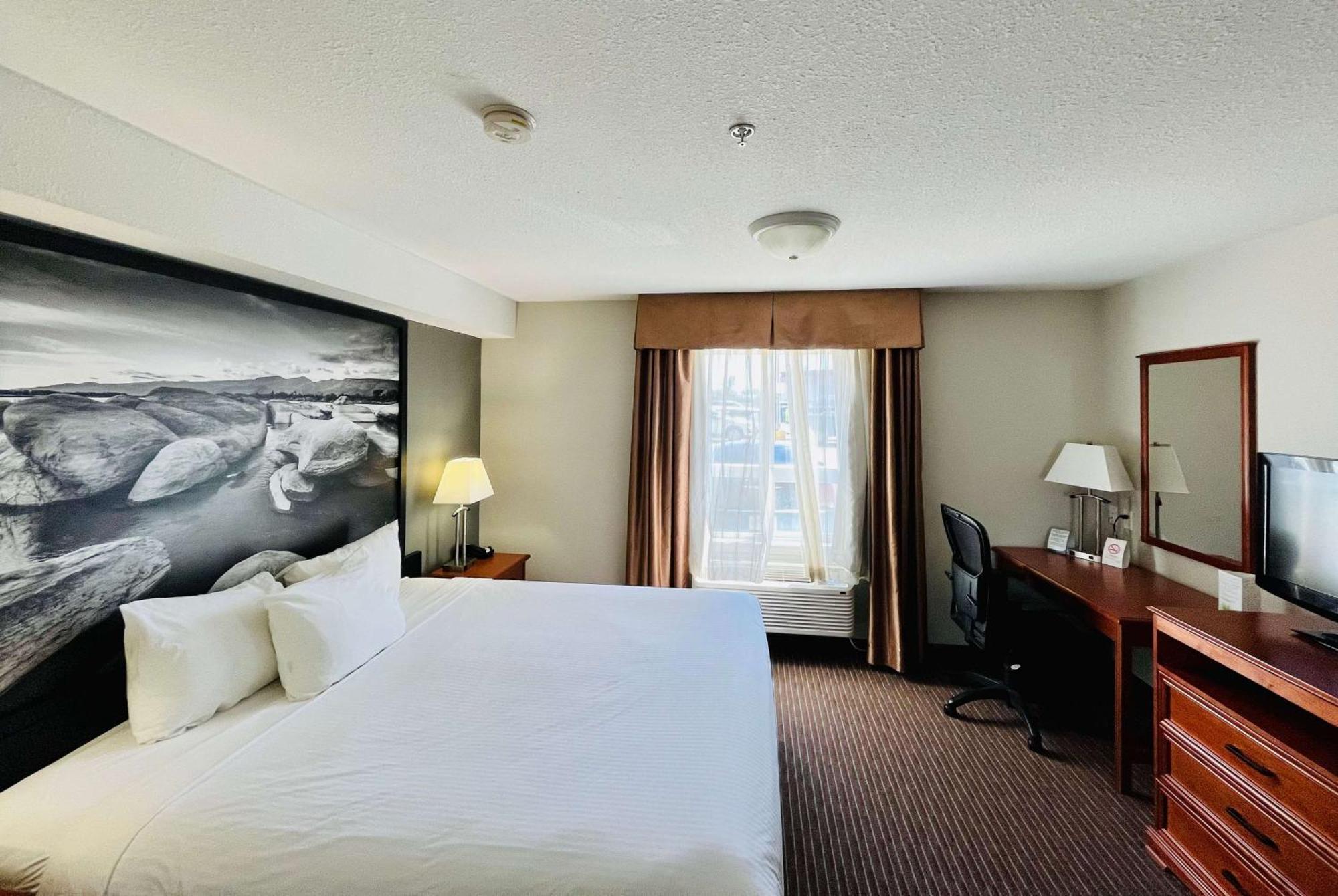 Hotel Super 8 By Wyndham Grande Prairie