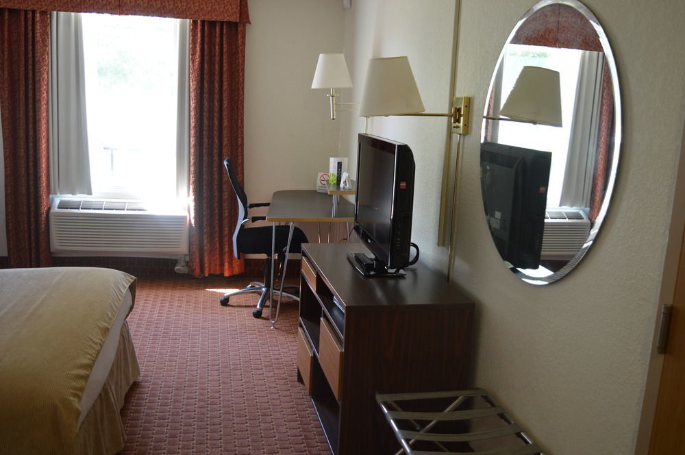 Super 8 By Wyndham