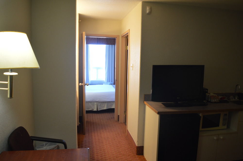 Super 8 By Wyndham Hotel Grande Prairie