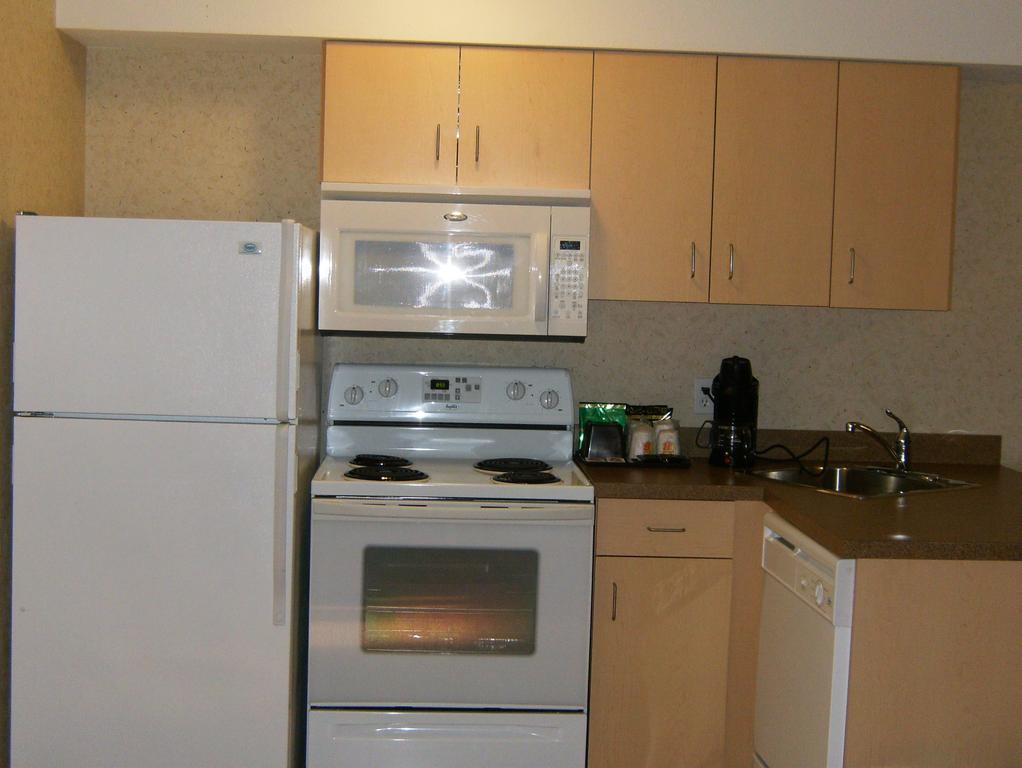 Super 8 By Wyndham Grande Prairie