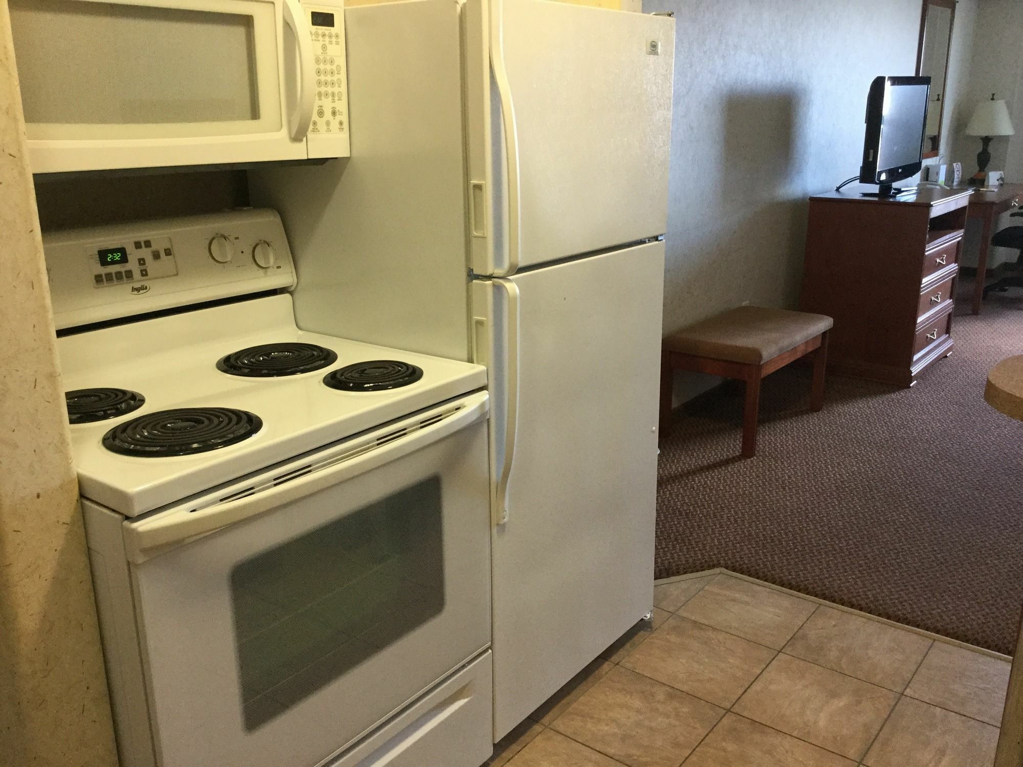 Super 8 By Wyndham Grande Prairie